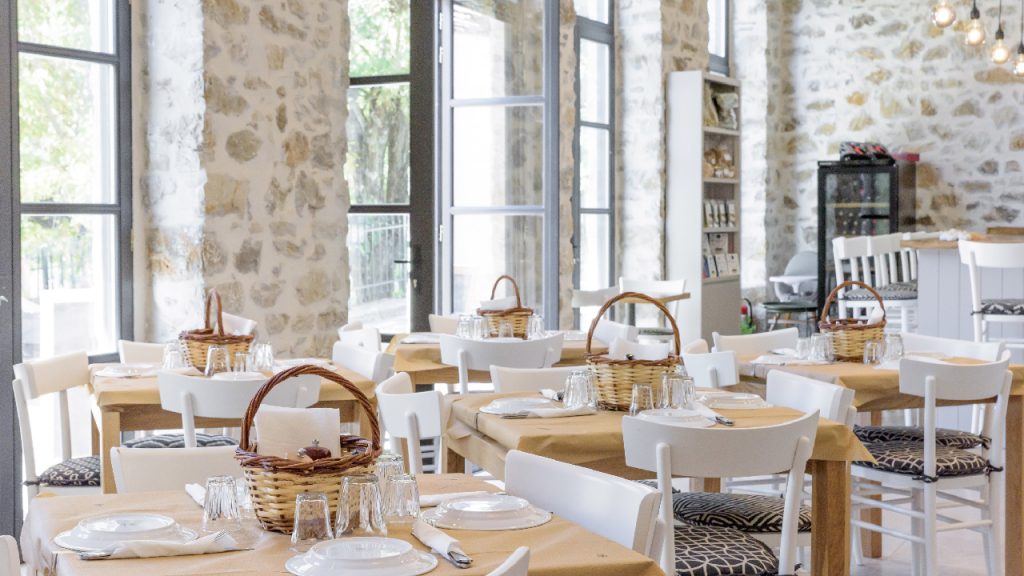 Βουρέϊκο-ταβέρνα-Βαμβακού-1